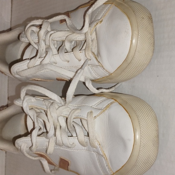 Veja Campo Leather Sneakers. Womens size 9. White & Light Copper in color. - Picture 9 of 13